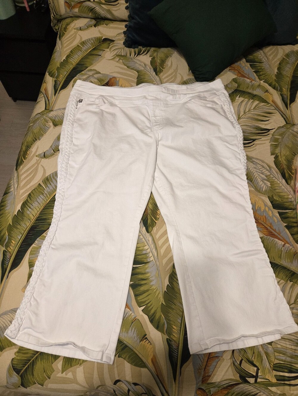 Belle by Kim Gravel TripleLuxe Twill Got It Braid Crop Jean